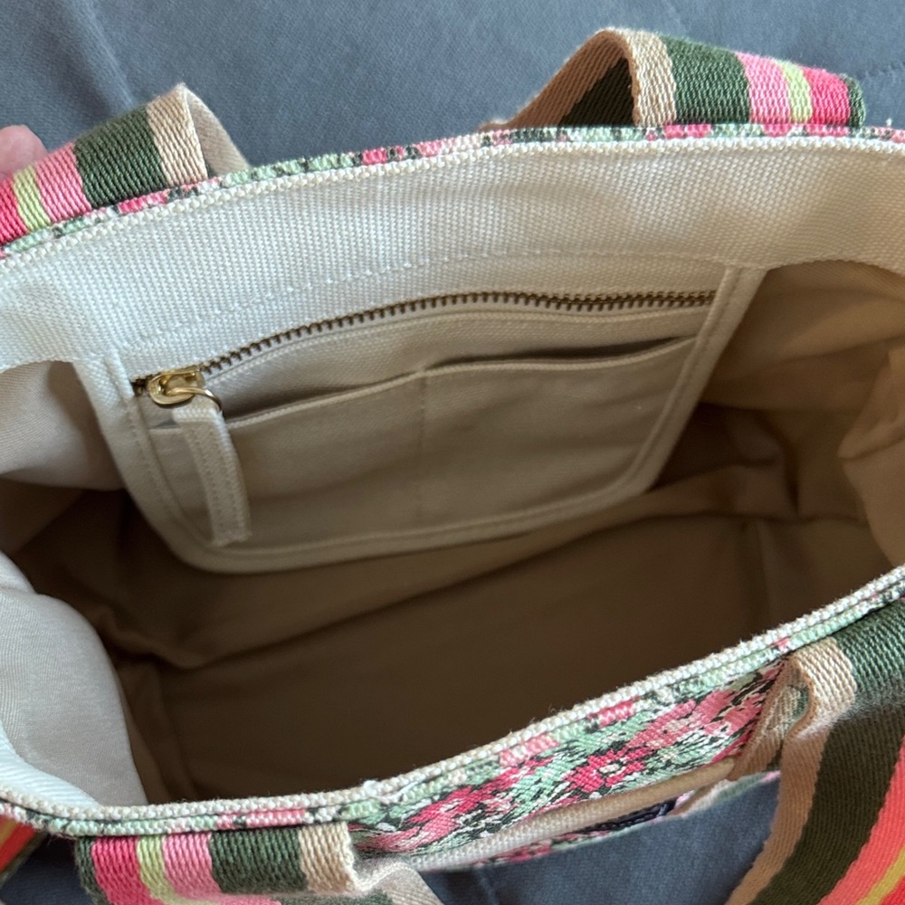 Vineyard Vines Pink and Green Floral Tote - Picture 3 of 8